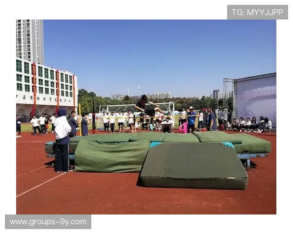 和县三中足球场上的英勇少年是谁带领球队拼搏奋进